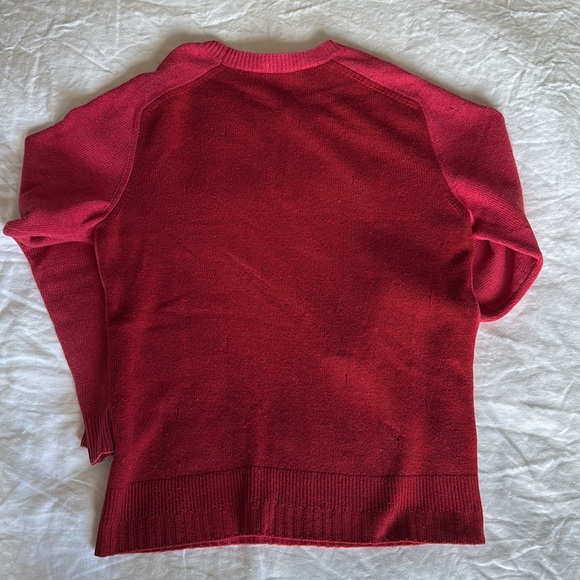 Marc Jacobs red sweater with intentional factory distressing men’s large slim - Picture 6 of 6
